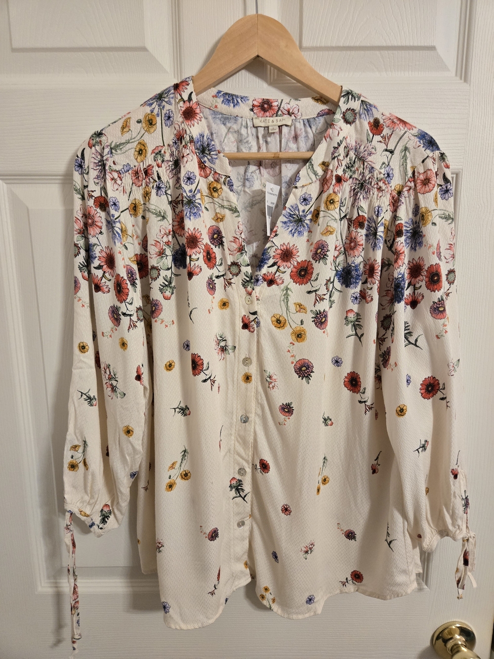Kate & Sam Cream Floral Button-Front Blouse with Tie Cuffs Size Large